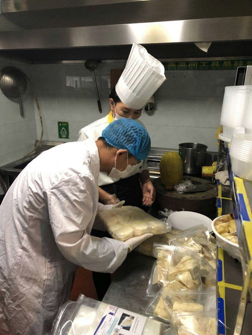 保山隆阳市监 严审严管严控，筑牢餐饮食品安全“防火墙”